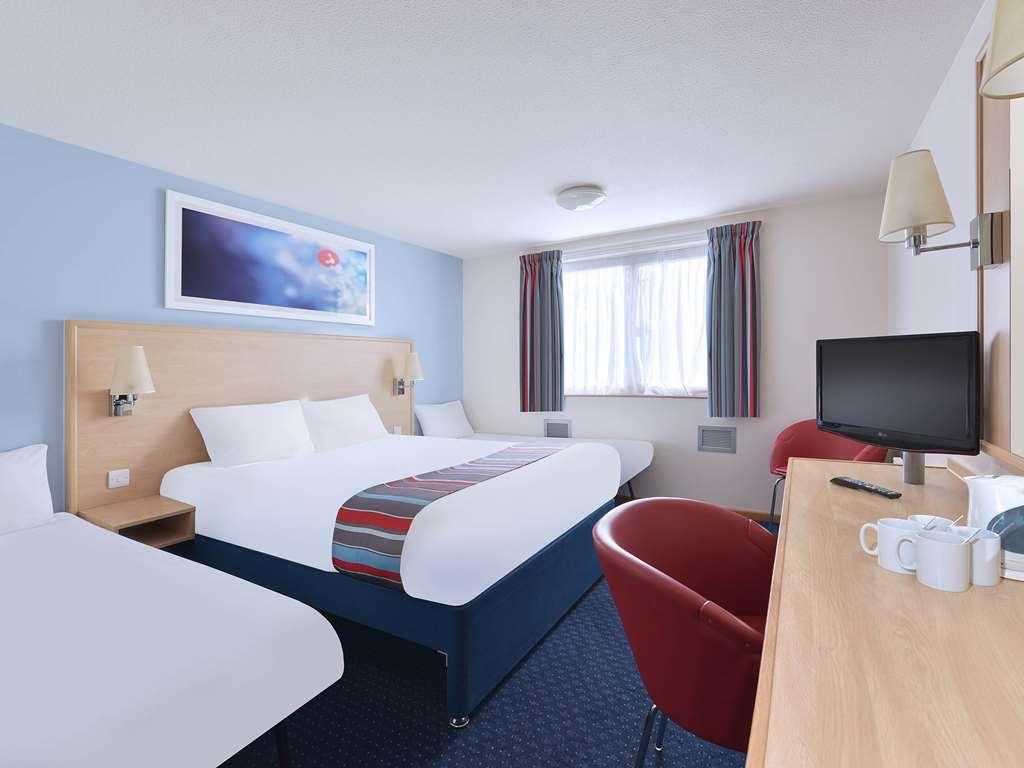 Travelodge Nuneaton Bedworth Szoba fotó